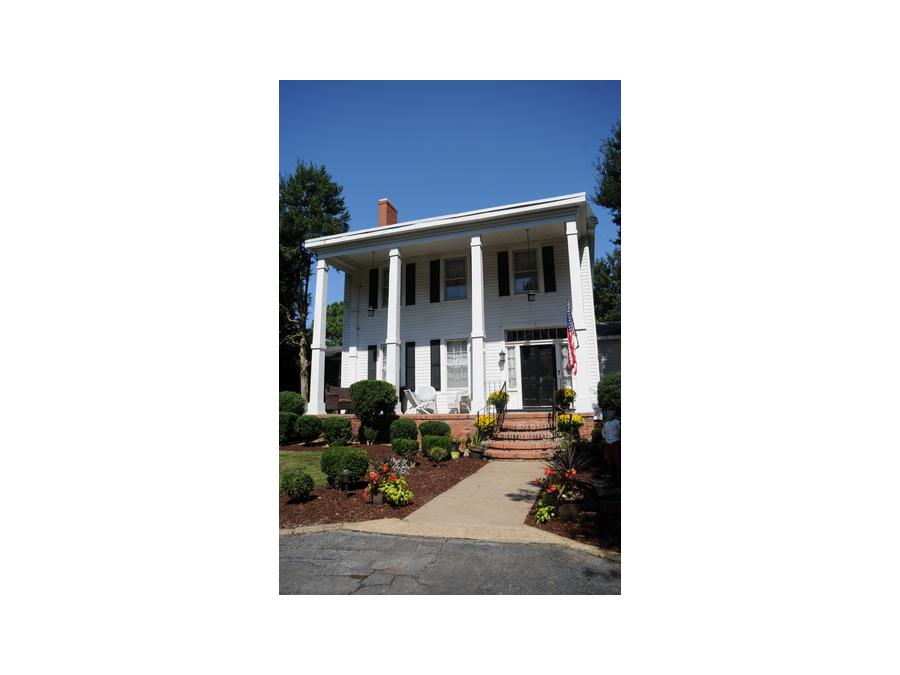 1850 Classic Farmhouse Renovation